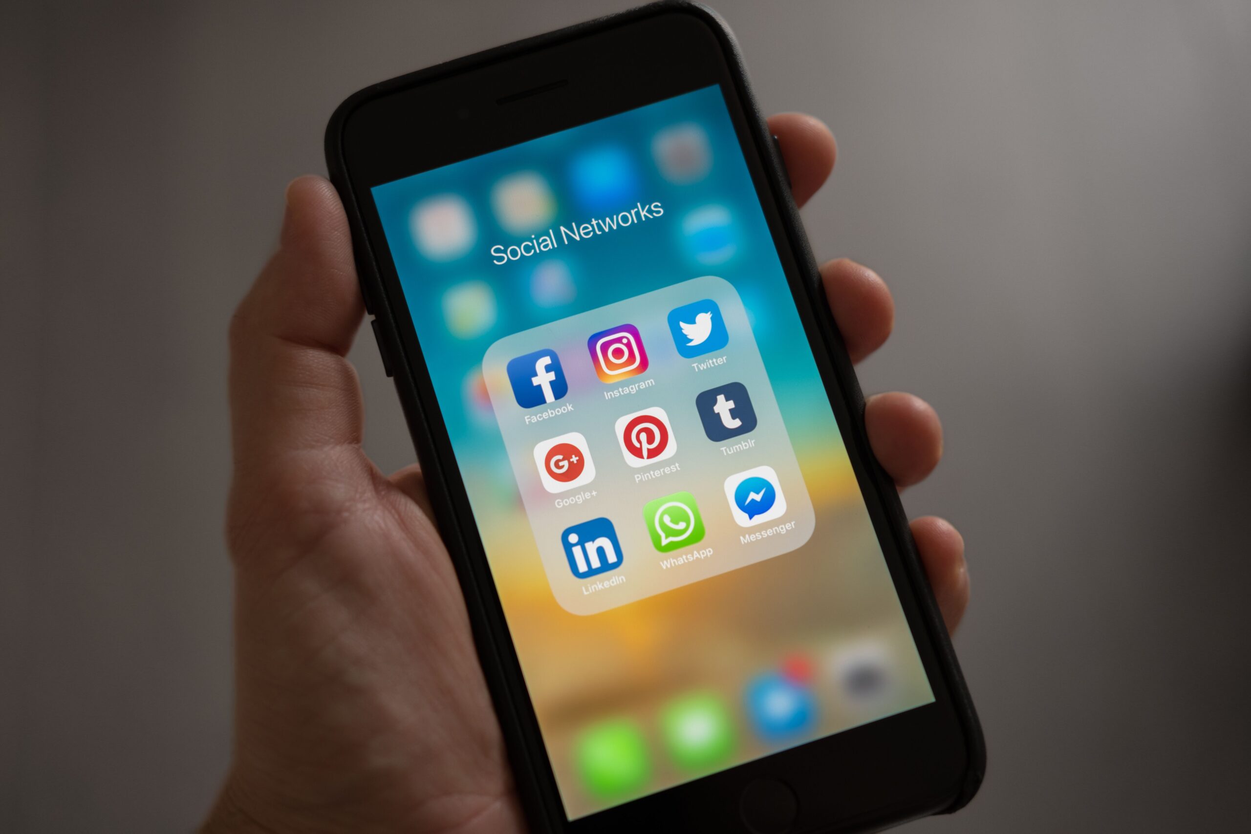 Social Media Marketing for Small Business: Agency or DIY? Social Media Marketing for Small Business: Agency or DIY?
